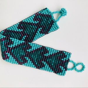 Bracelet: handmade ethnic jewelry from Peru.